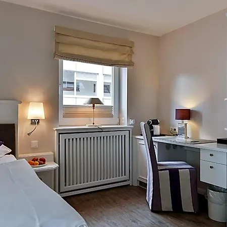 Uthland Hotel