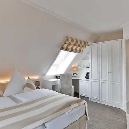 Uthland Hotel